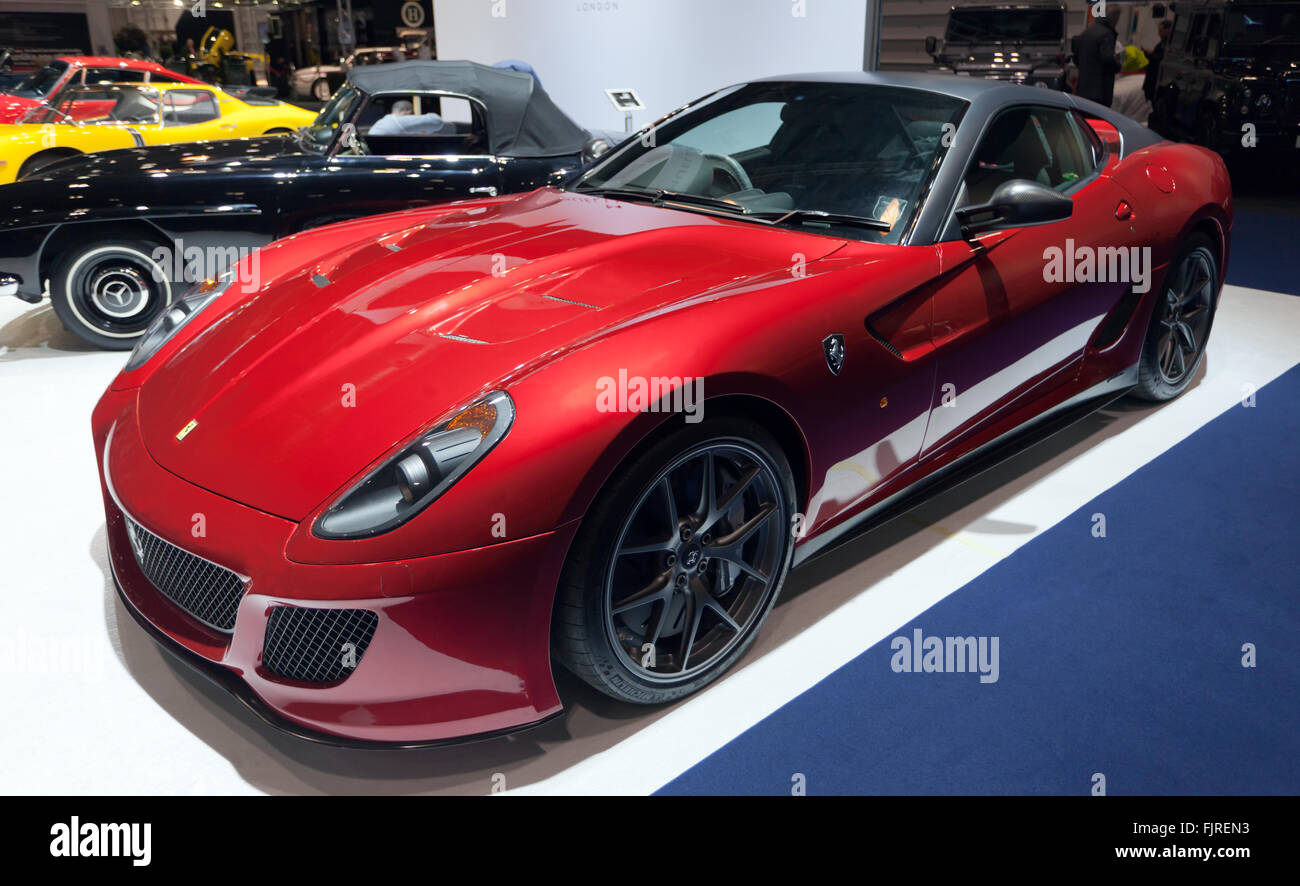Dreiviertelansicht von einem Ferrari 599 GTO auf dem Display an der 2016 London Classic Car Show. Stockfoto
