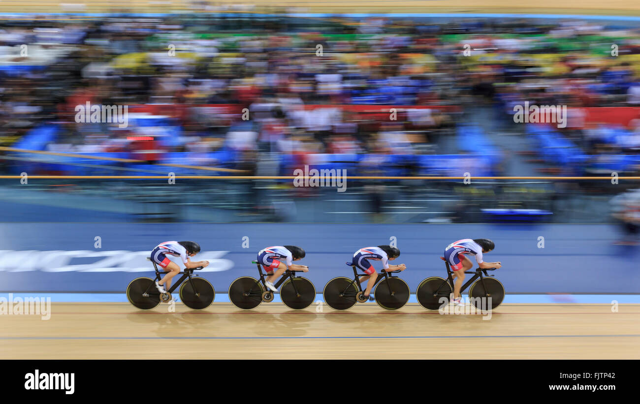 London, UK, 3. März 2016. UCI 2016 Track Cycling World Championships. Großbritanniens Laura Kenny (Laura Trott), Elinor Barker, Ciara Horne und Jo Rowsell Shand wurde nur Fünfter in der Qualifikation für der Frauen-Mannschaftsverfolgung. Das Ergebnis bedeutet, dass das beste, dem was sie jetzt anstreben können eine Bronze-Medaille. Bildnachweis: Clive Jones/Alamy Live-Nachrichten Stockfoto