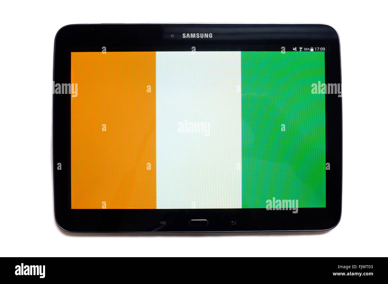 Die Flagge von Irland auf einem Tablet-Bildschirm fotografiert vor einem weißen Hintergrund angezeigt. Stockfoto