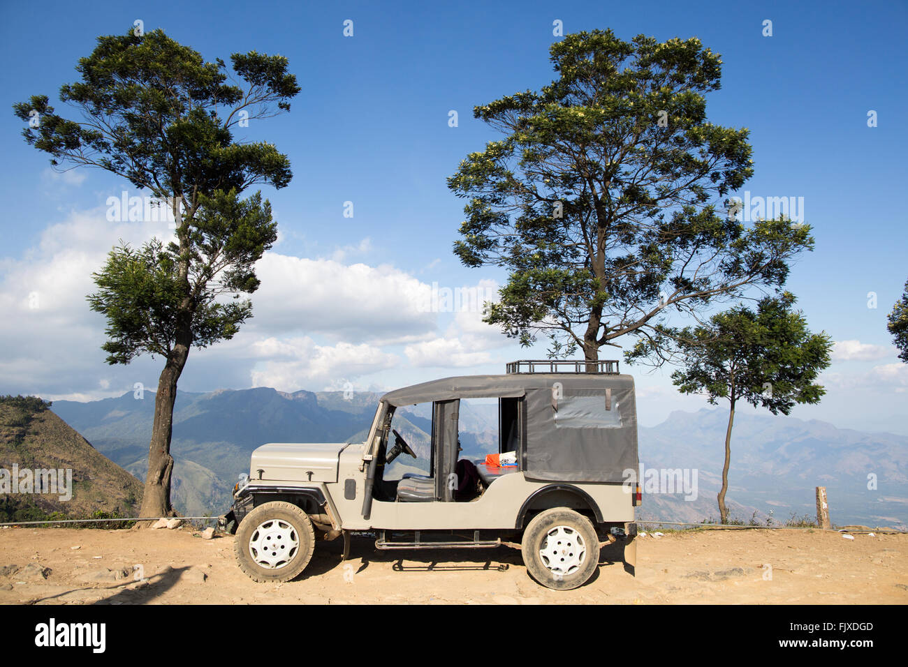Indische Mahindra Jeep In Munnar Hügel Kerala Stockfotografie Alamy