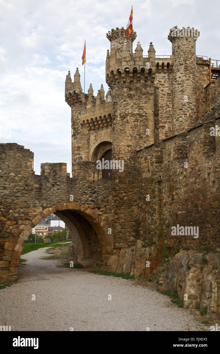 Castillo de Los Templer, Burg der Templer Ritter von Ponferrada, gotische 16 Jahrhundert Festung zum Schutz der Pilger. Stockfoto