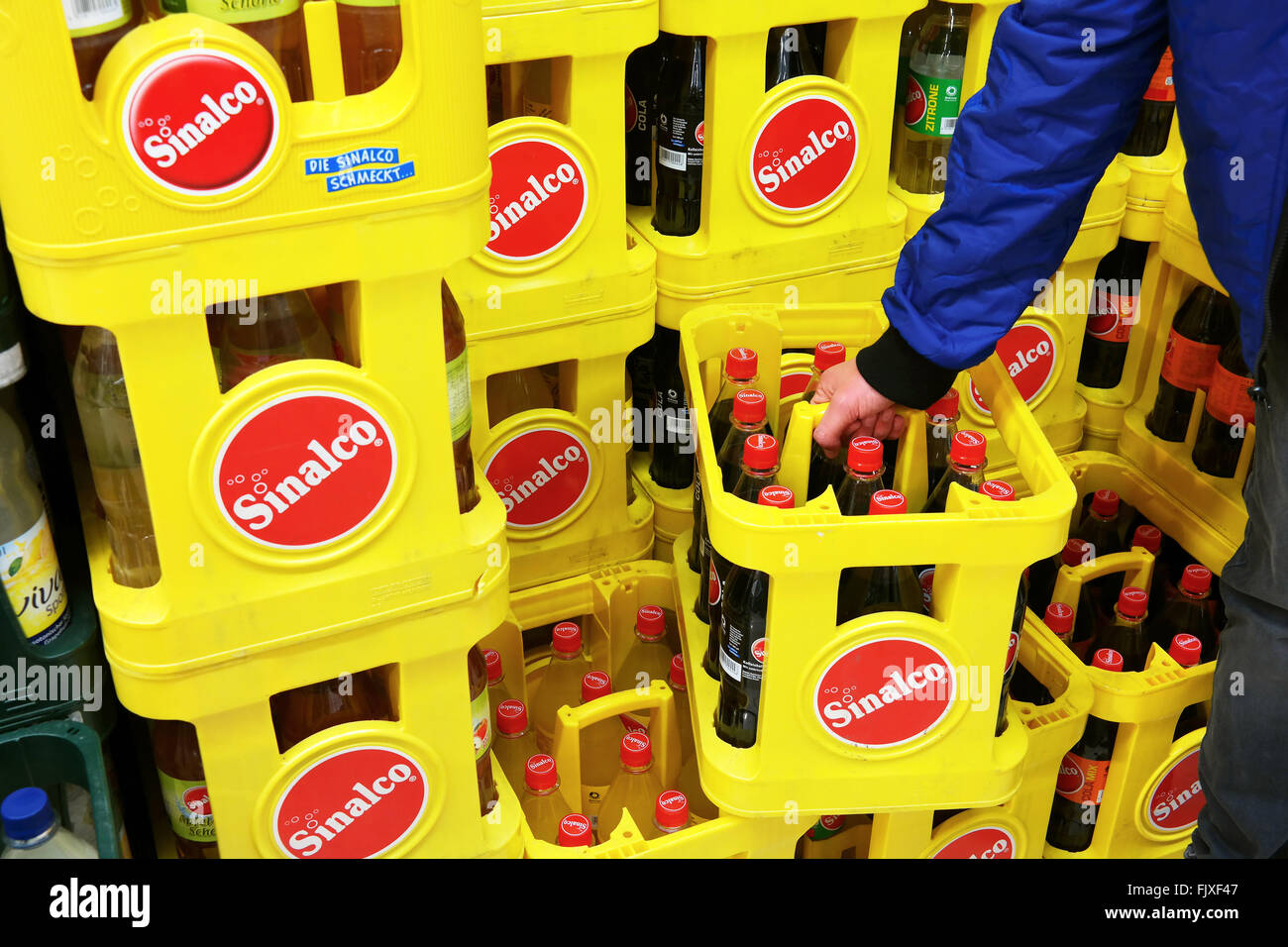 Sinalco ist eine beliebte Marke für alkoholfreie Getränke Stockfoto
