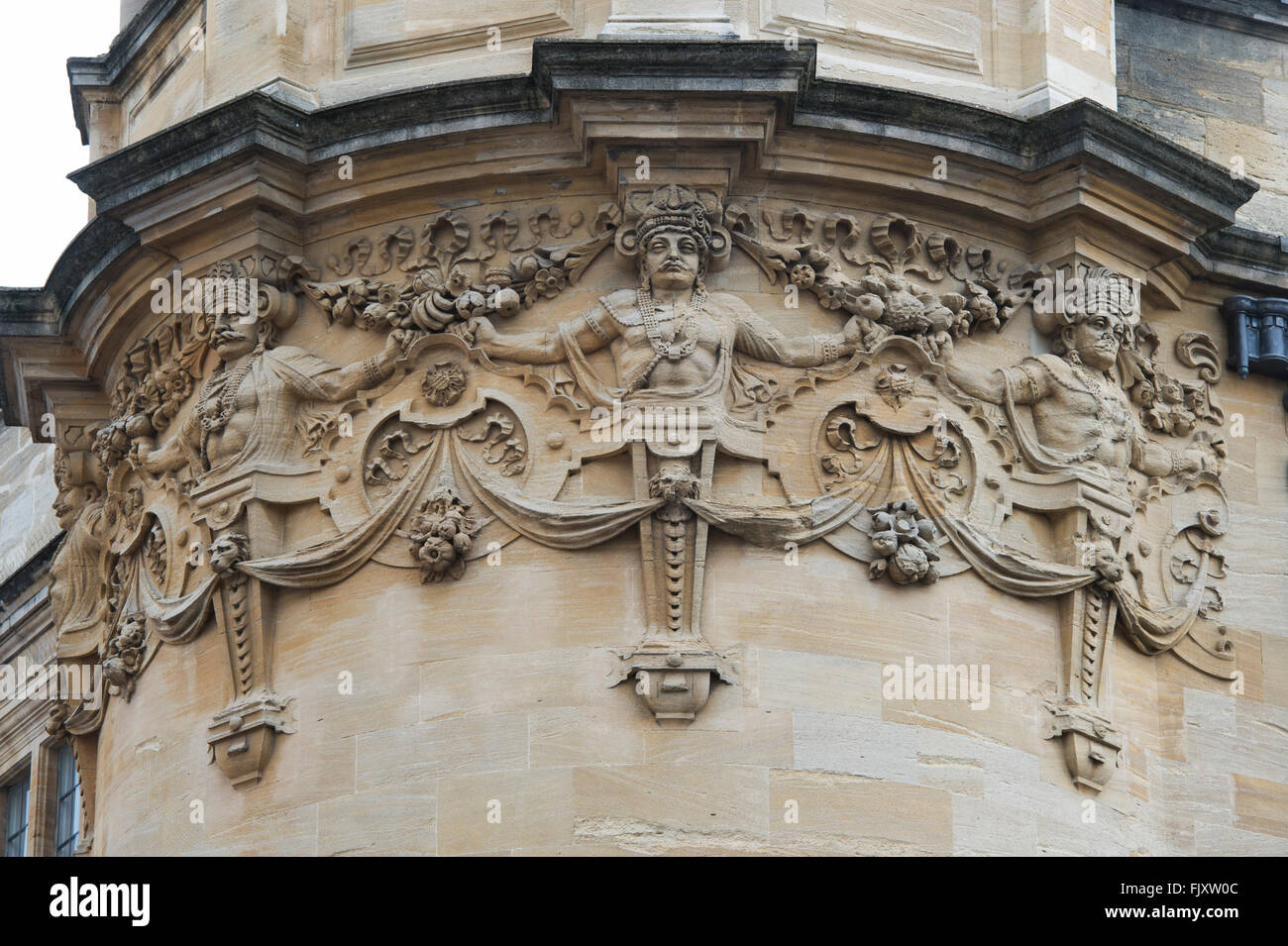 Steinschnitzereien auf alten Indian Institute Gebäude / Geschichte der Bibliothek Fakultät, Universität von Oxford. England Stockfoto