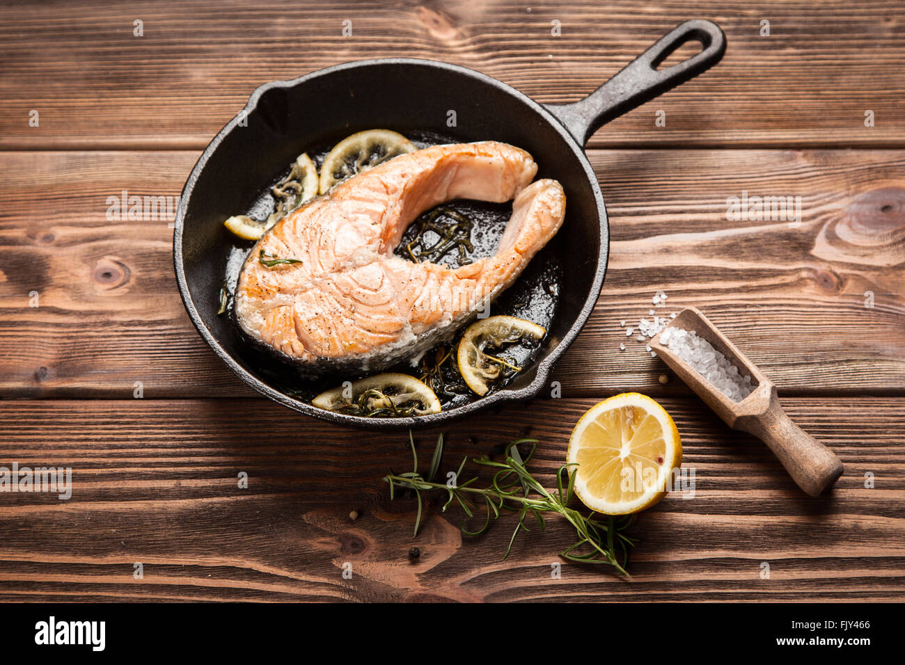 Gebratener Lachs slice Stockfoto