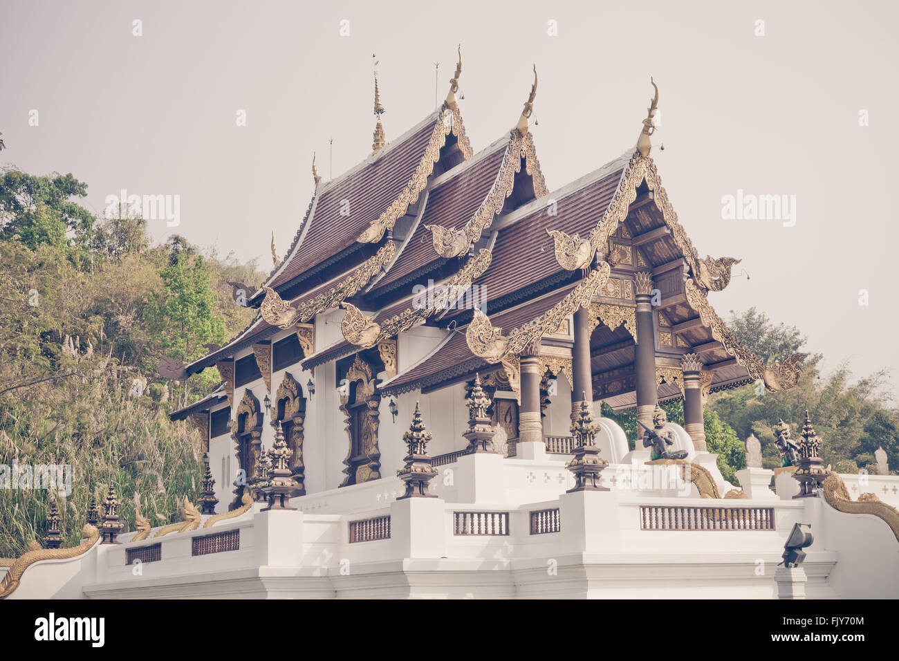 Traditionelle Kunst und Kultur im Wat Phra Chao Lan Thong Tempel, Chiangrai Thailand. Vintage Farbton Stockfoto