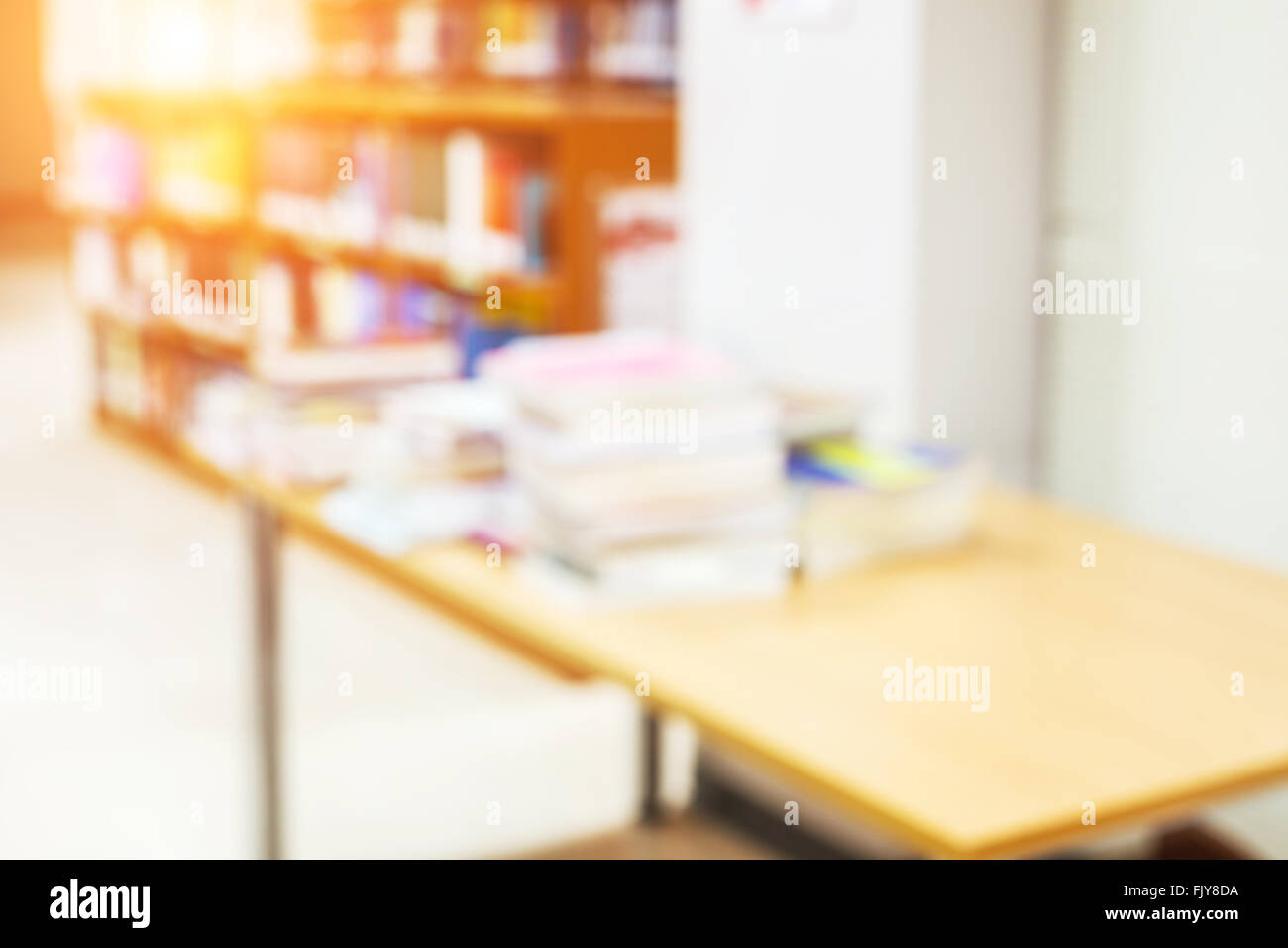 Bild aus der Bibliothek und Sonne Licht zu verwischen Stockfoto