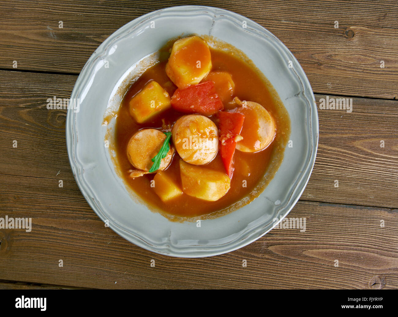 Paprikasch Krumpli - ungarische Paprika-Kartoffeln. Eintopf aus der ...
