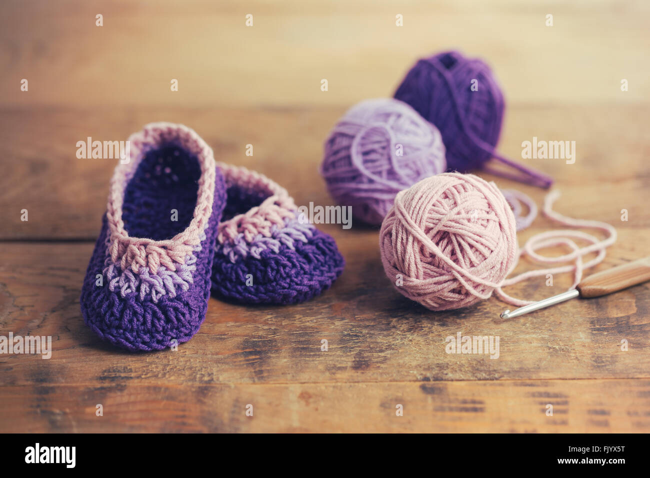 Gehäkelte Babyschuhe Stockfoto