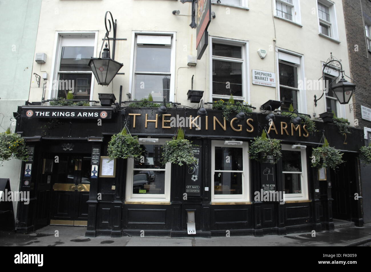 Die Könige Arms Pub in Shepherd Market London W1 Vereinigtes Königreich. Stockfoto