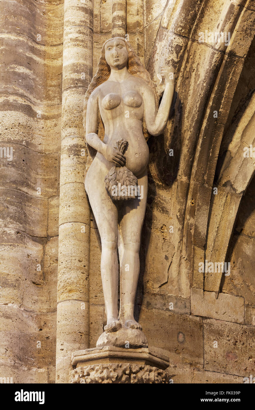 Eva, Steinfigur aus dem 16. Jahrhundert, Halberstadt Dom oder St.-Stephani-Kirche und St. Sixtus, Halberstadt Stockfoto