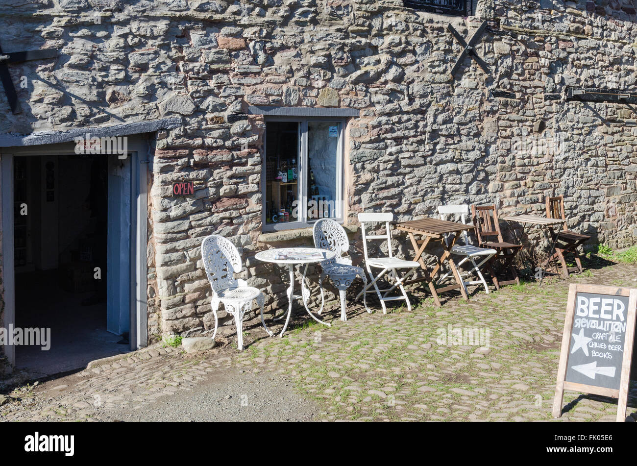 Bier-Revolution Bier einkaufen und aus Lizenz in Hay-on-Wye Stockfoto