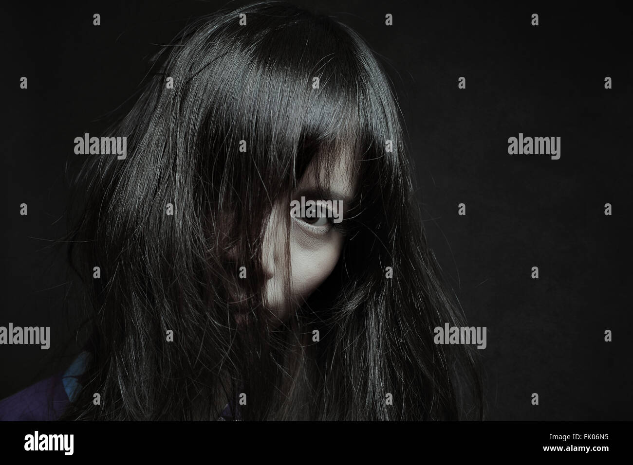 Dunkle Porträt einer blassen Japanerin. Halloween und horror Stockfoto