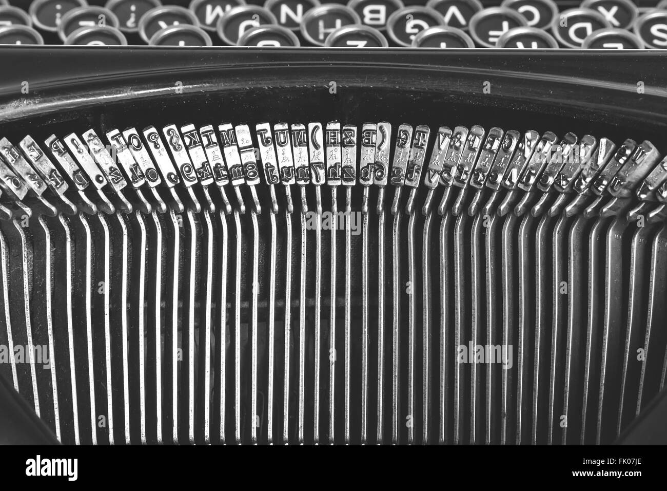 Nahaufnahme der Buchstaben auf einer alten Schreibmaschine Stockfoto