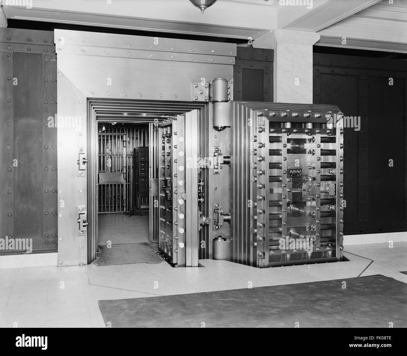 25-Tonnen Tür, Safe Deposit Vault, alte Kolonie Trust Company, Boston, Massachusetts, USA, um 1915 Stockfoto