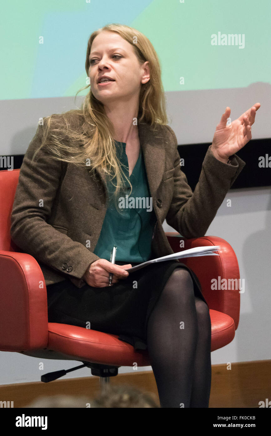 Royal Society of Medicine, Wimpole Street, London, 4. März 2016. Grünen Bürgermeisterkandidat Sian Berry an grüner London bürgermeisterliche Versammlungen statt auf der Royal Society of Medicine in London. Bildnachweis: Paul Davey/Alamy Live-Nachrichten Stockfoto