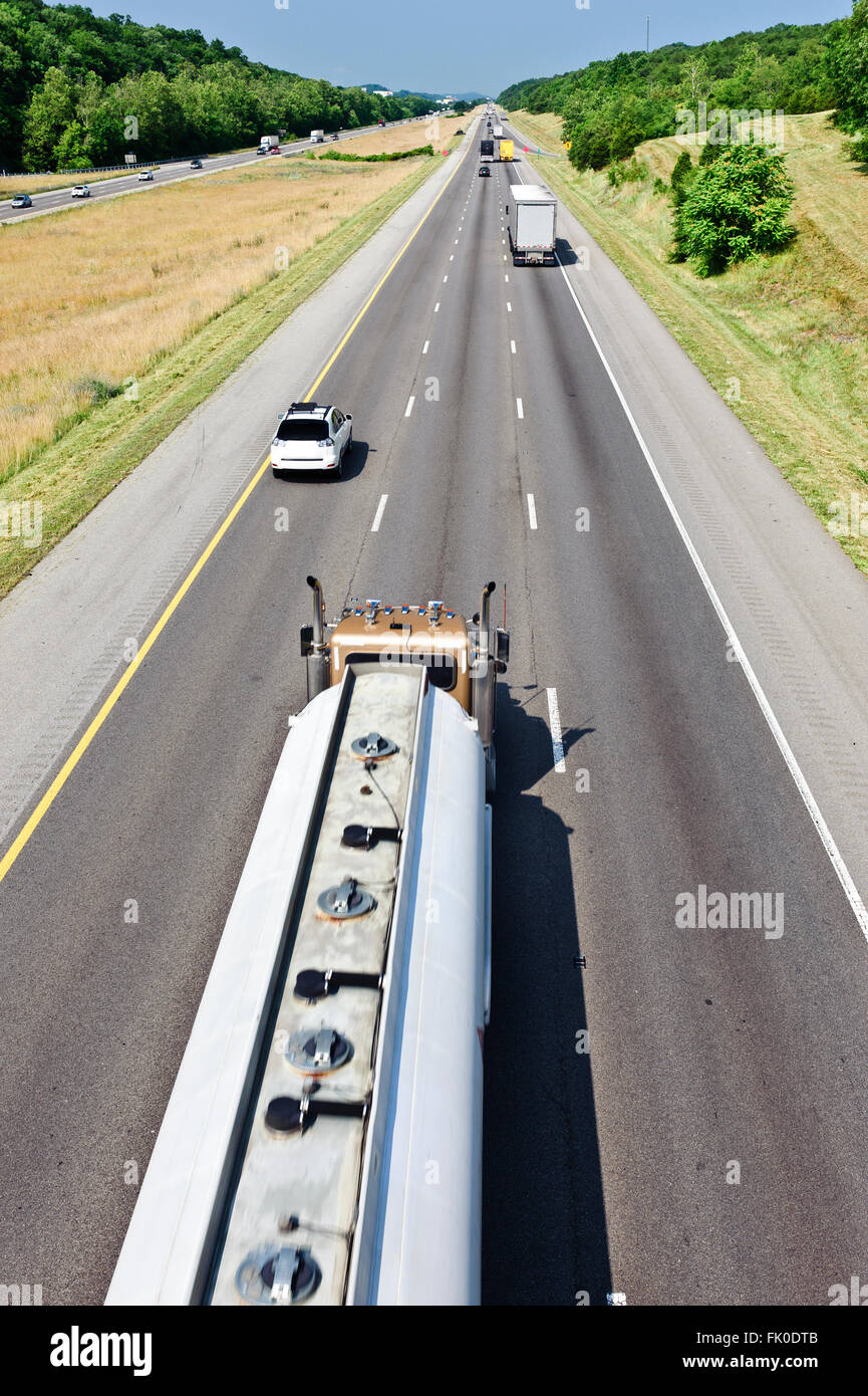 Dreispurige autobahn Fotos und Bildmaterial in hoher Auflosung Alamy