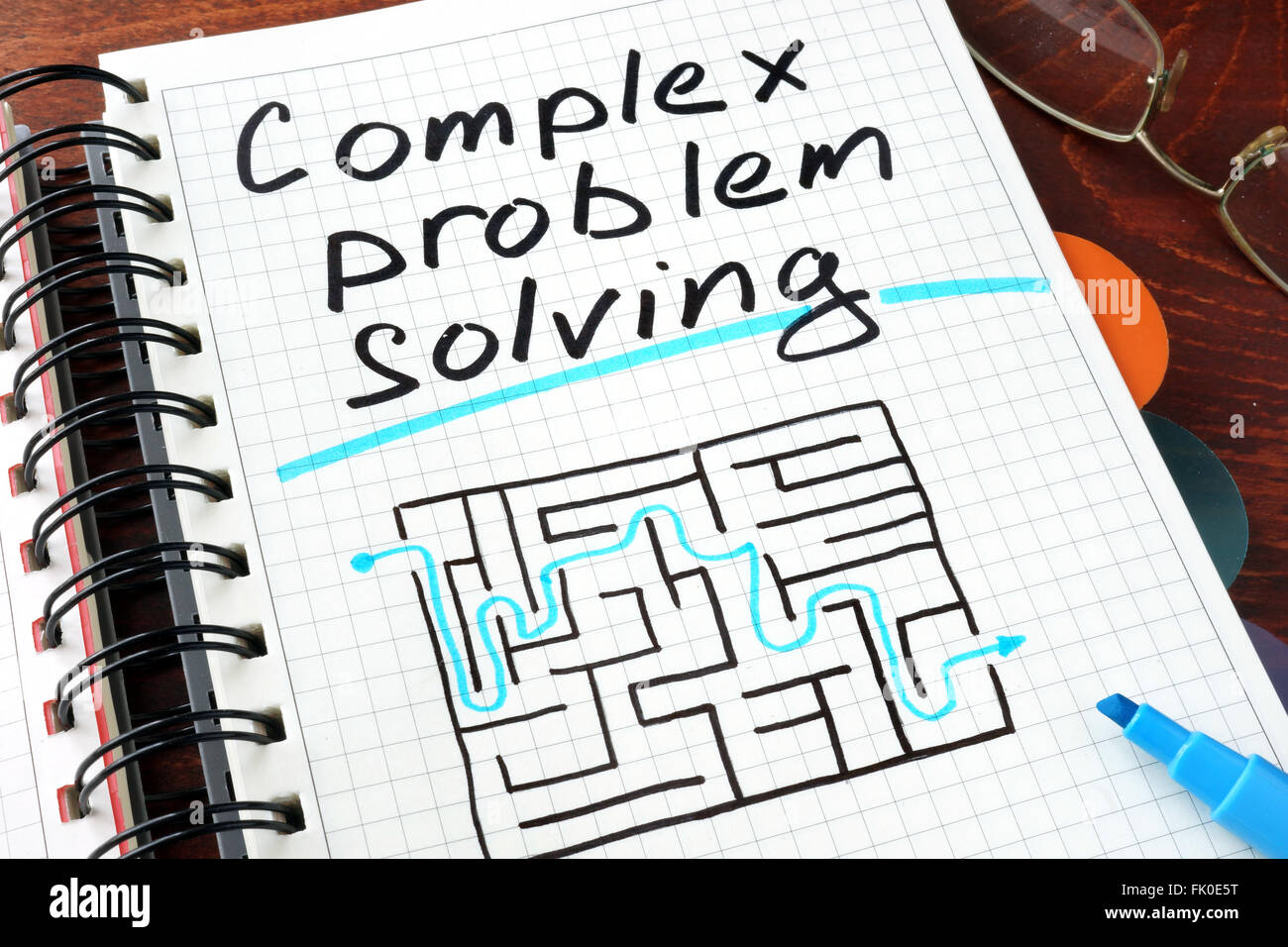 Komplexe Problemlösung geschrieben am Notebook. Business-Konzept. Stockfoto