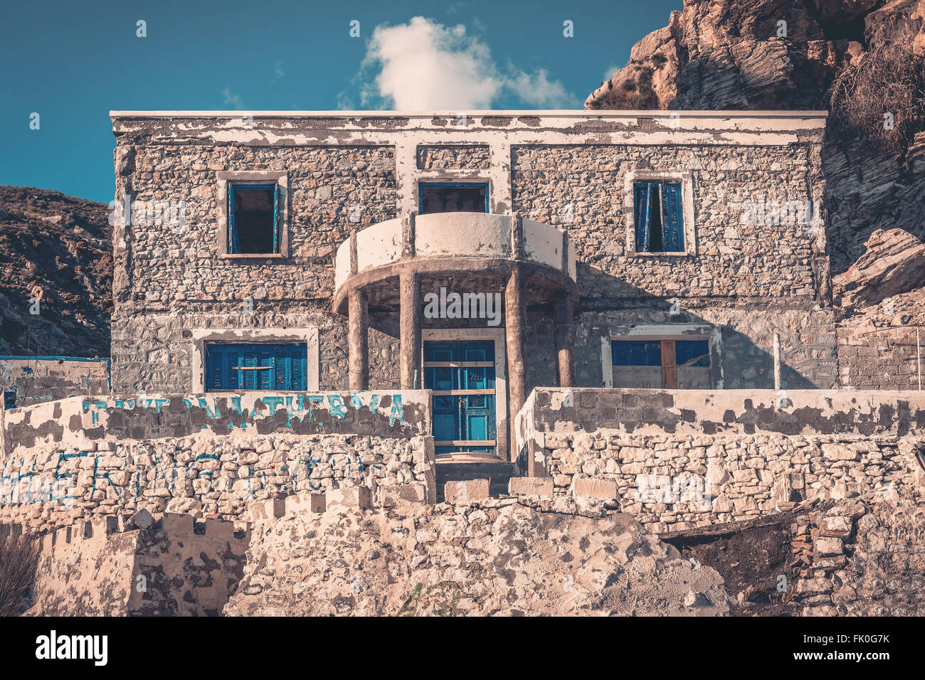 Verwitterte verlassenen Haus auf griechische Küste auf der Insel Kos Stockfoto