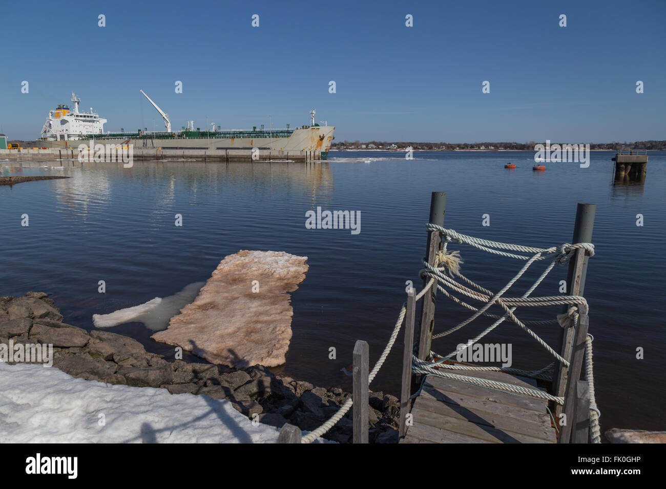 Großen Frachter und Paketschnur, Dock am Charlottetowne Hafen in Prince Edward Island (PEI) an der Ostküste Kanadas. Stockfoto