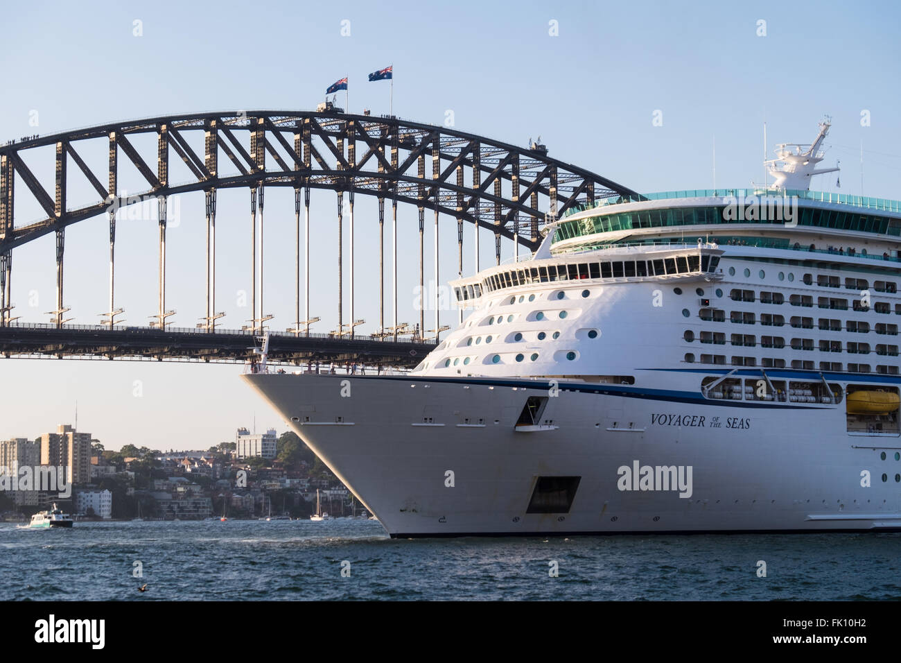 Royal Caribbean Cruise Liner, Voyager of the Seas fährt Sydney Harbour Stockfoto