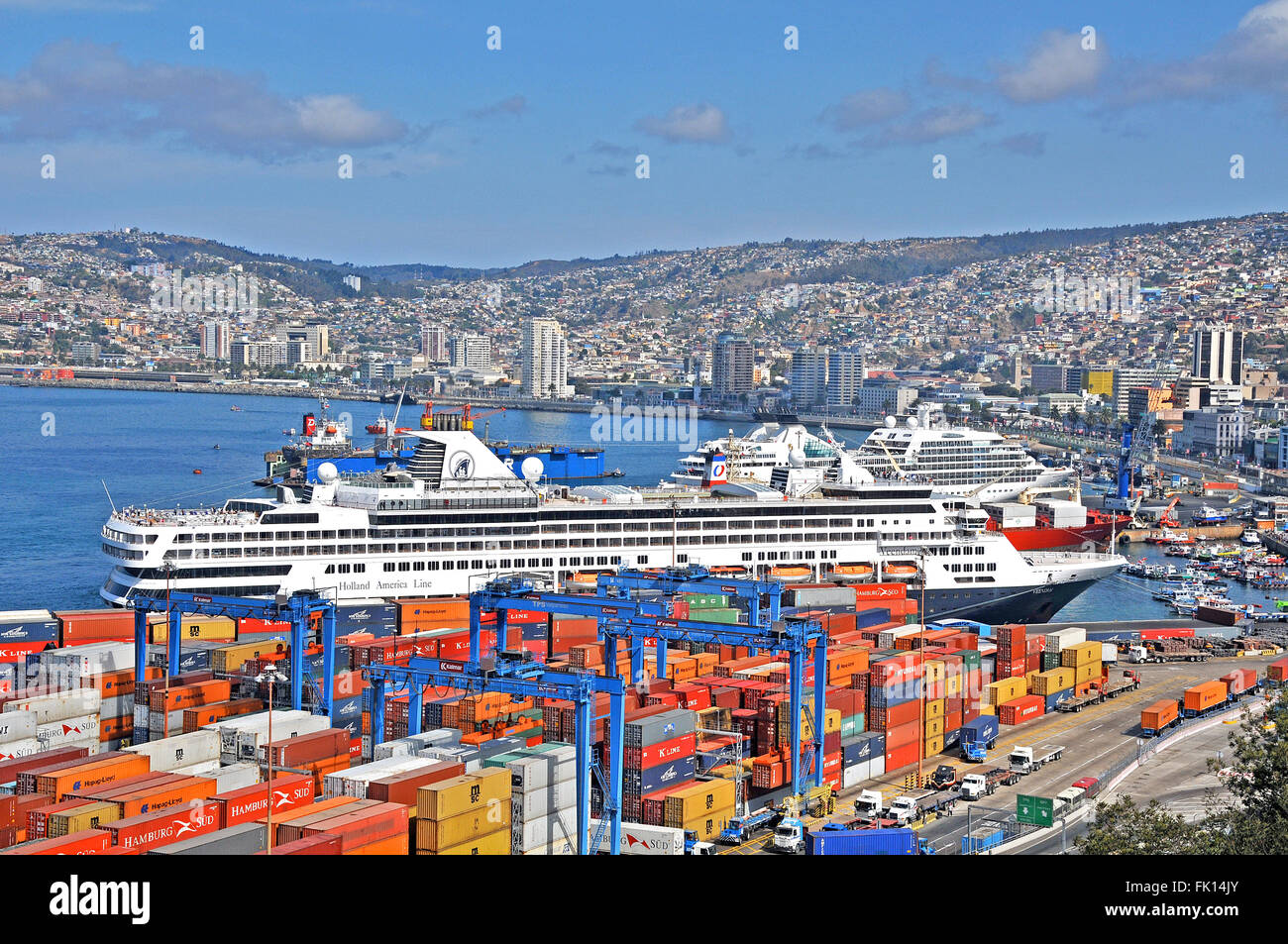 Kreuzfahrtschiff im Hafen von Valparaiso Chile Stockfoto