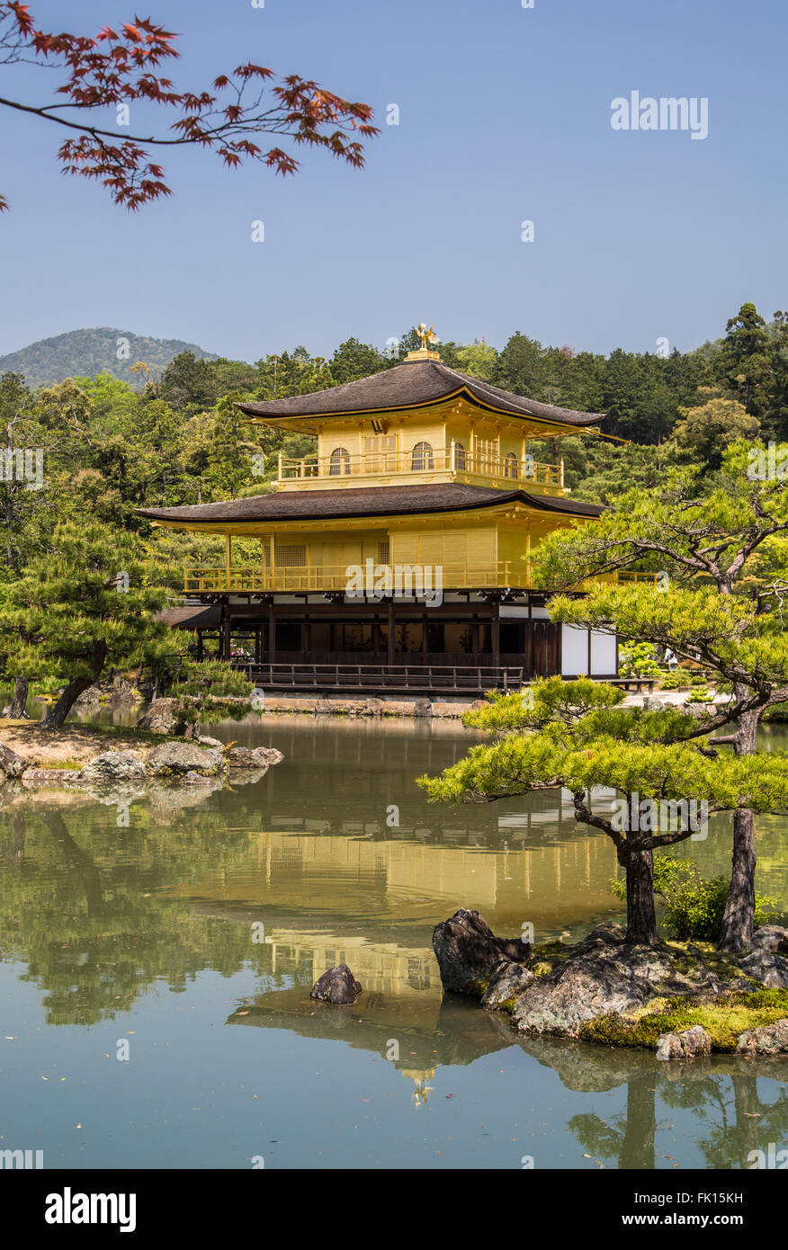 Reflexion des goldenen Tempels in Kyoto, Japan. Stockfoto