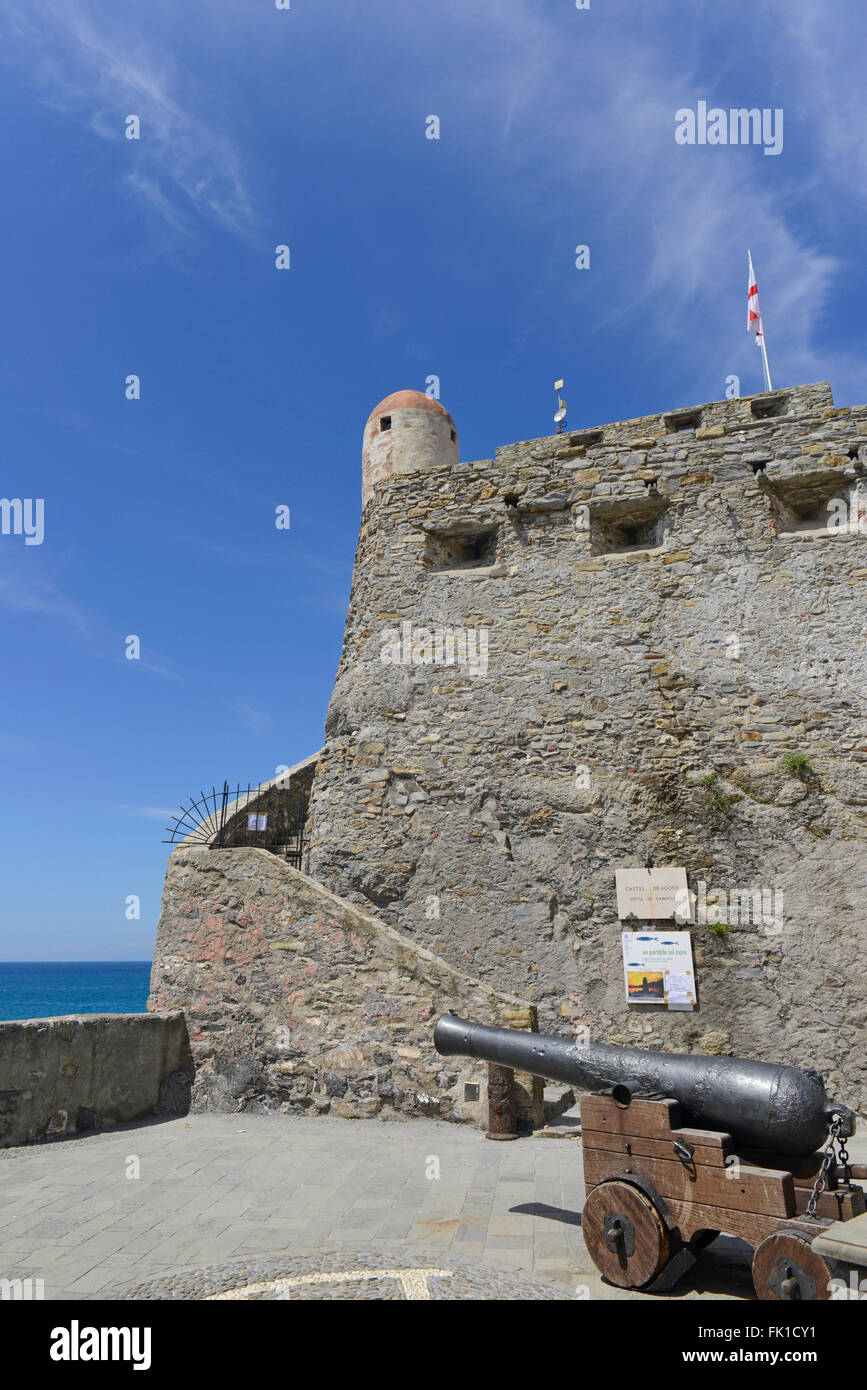 ein Blick auf Castel Dragone in Camogli an der ligurischen Küste, Nord-West-Italien. Stockfoto