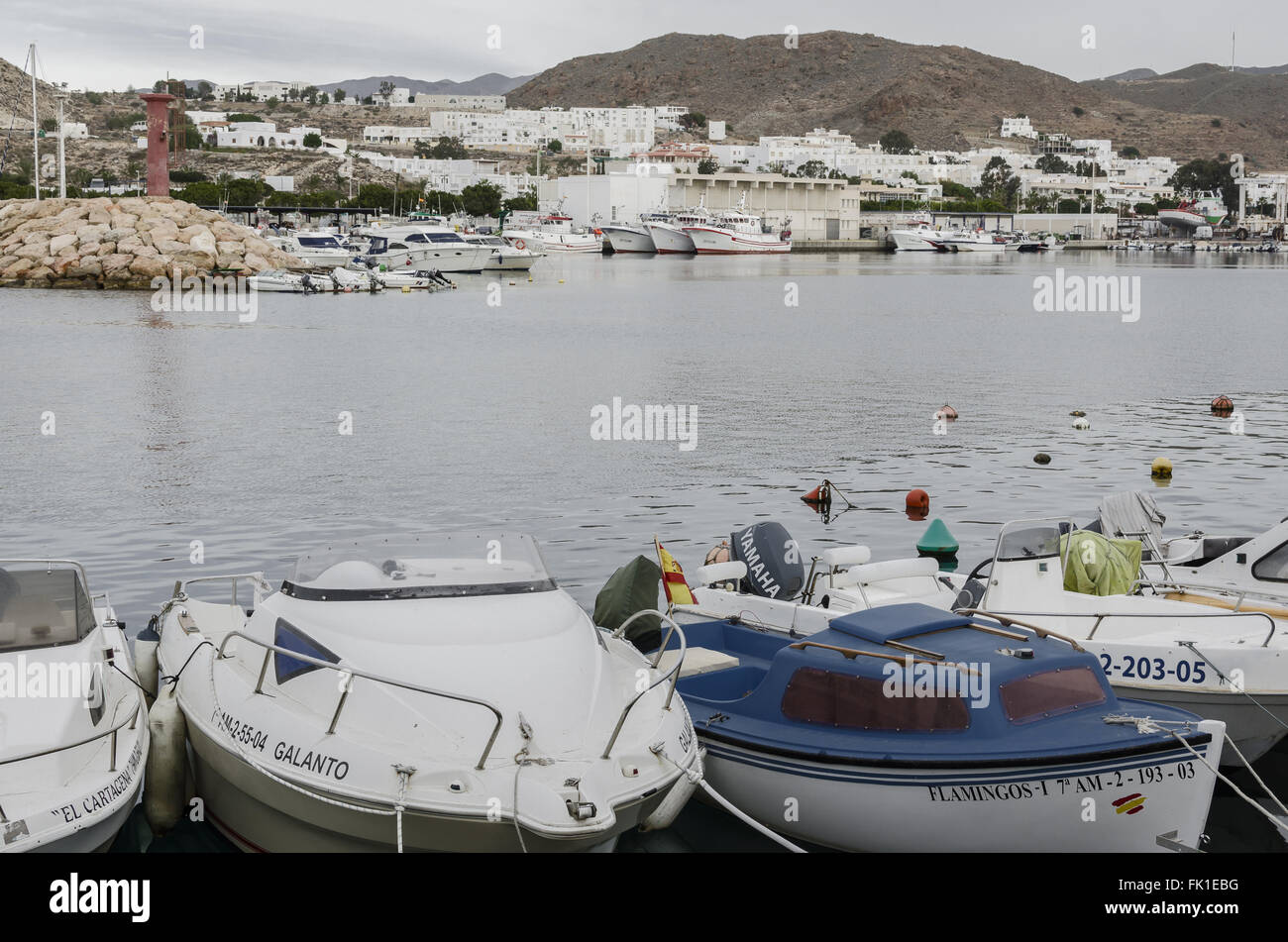 Ein blaues Boot im Hafen von Carboneras, Provinz Almería, Spanien Stockfoto