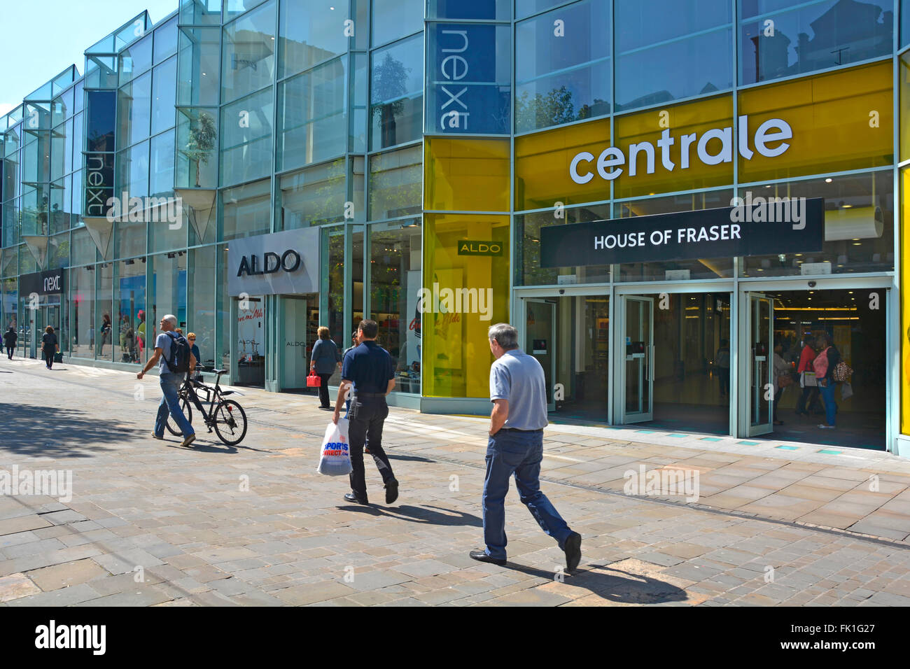 Eingang zu den Einkaufszentren Croydon Centrale und Kaufhaus House of Fraser in der Fußgängerzone Shoppers Street im Stadtzentrum von South London England Stockfoto