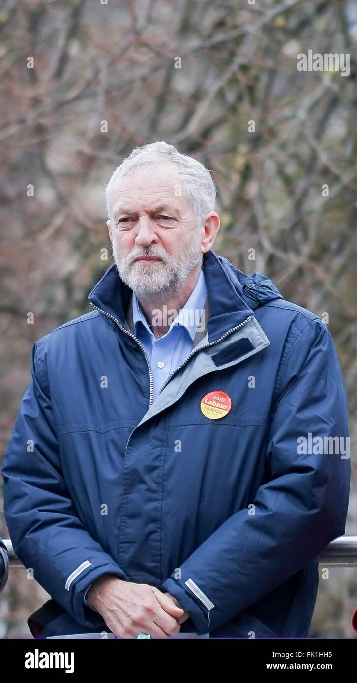 5. März 2016 Anti Union Bill Protest Rallye Cardiff Wales Großbritannien angeordnet durch Welsh Gewerkschaften mit Guest Speaker Jeremy Corbyn. Bildnachweis: Sian Pearce Gordon/Alamy Live-Nachrichten Stockfoto