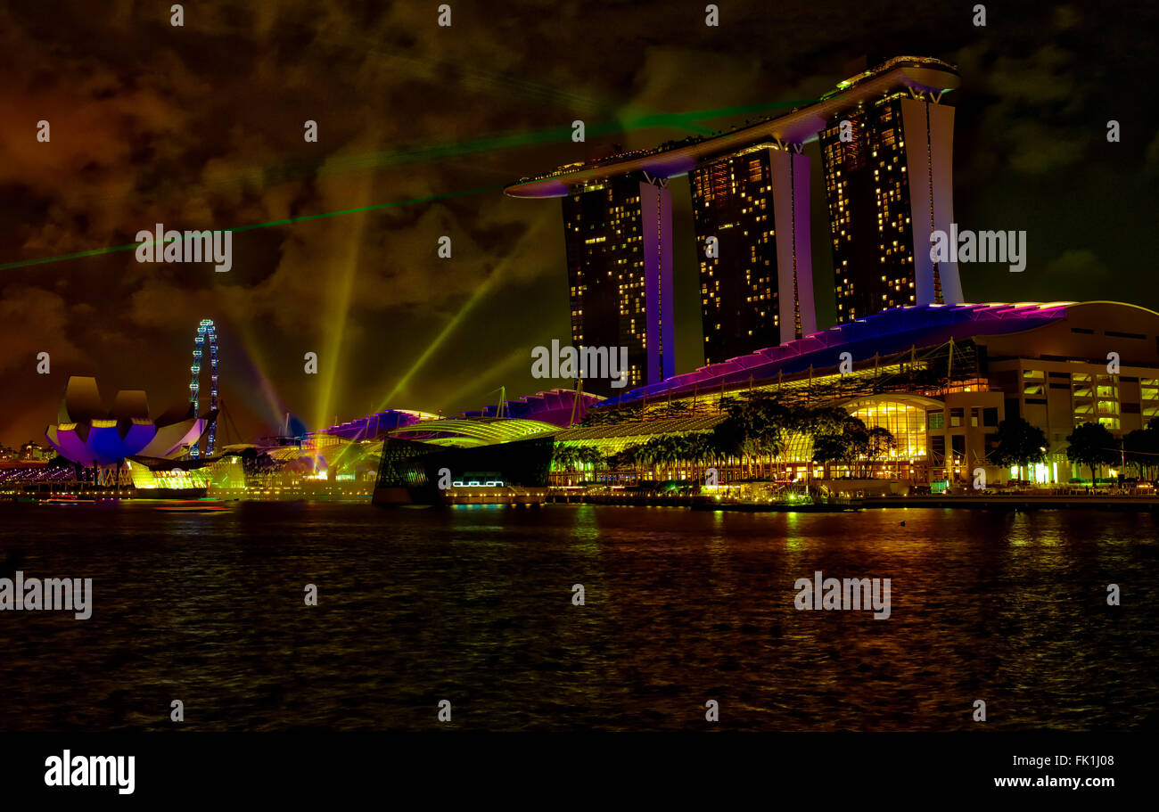 Licht und Laser-Show von Marina Bay Sands Hotel, Singapur Stockfoto