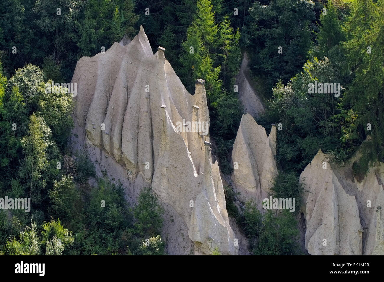 Terenten Erdpyramiden Eine HLUG Besonderheit - Terenten in Dolomiten, Hoodoos eine geologische formation Stockfoto
