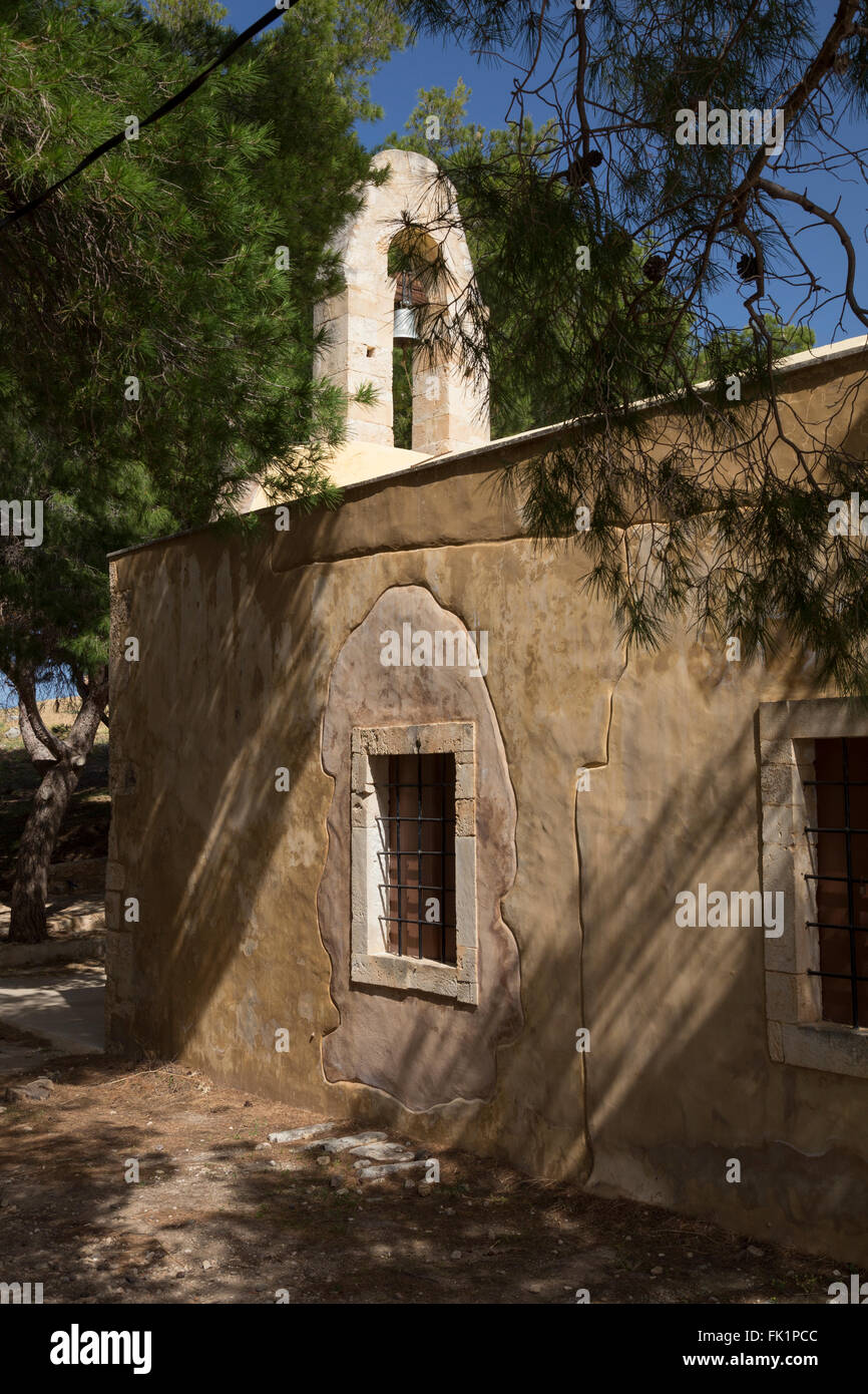 Die orthodoxe Kirche von Agios Theodoros Trichinas auf dem Gelände des Forts Rethymnon, Crete, Griechenland. Stockfoto