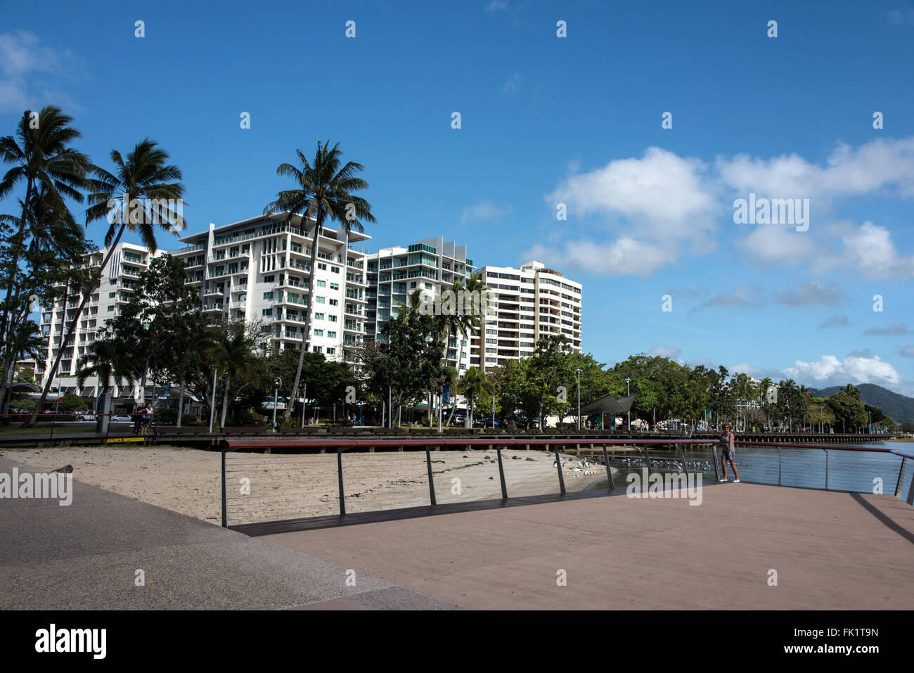 Einige der großen Hotels mit Blick auf die 5km lange Promenade in Cairns, Norden von Queensland, Australien. Stockfoto
