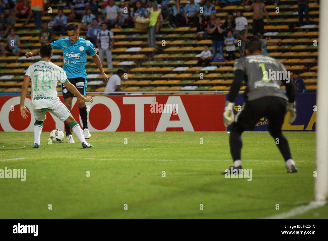 Cordoba, Argentinien. 5. März 2016. Fernando Andres Marquez, Front de Belgrano während eines Spiels zwischen Belgrano und Sarmiento als Bestandteil der sechsten Runde der Primera Division. in Mario Kempes Stadion am 5. März 2014 in Cordoba, Argentinien. Stockfoto