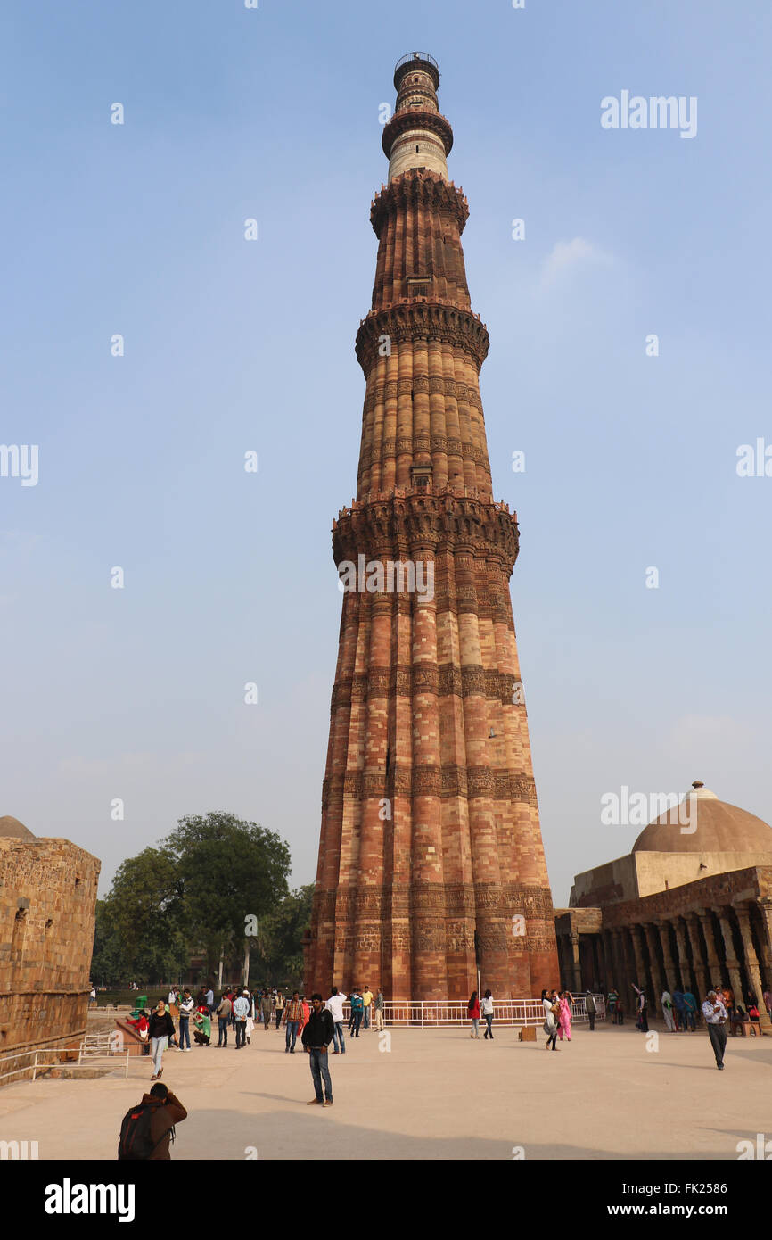 Qutub Minar in Delhi gehört zu den höchsten und bekanntesten Türme der Welt. Qutub Minar ist auch berühmt für seine Architektur, histo Stockfoto