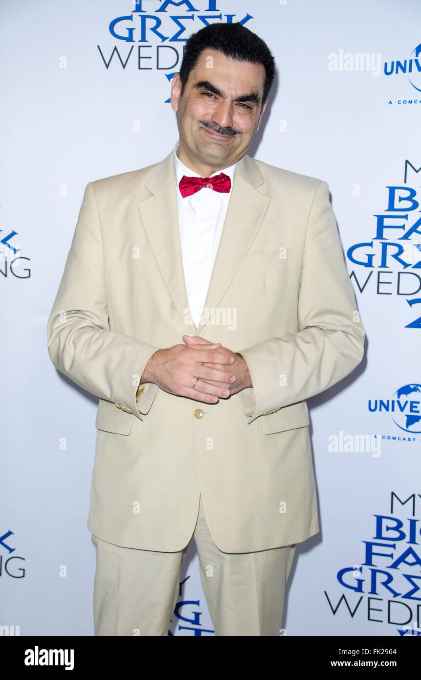 Sydney, Australien 6. März 2016: VIPs und prominente gesehen Ankunft auf dem weißen Teppich für die My Big Fat Greek Hochzeit 2 Movie Premiere stattfand zu platzieren, an der Veranstaltung Kinos George St, Sydney. Generalkonsulat von Griechenland in Sydney, Dr. Stavros Kyrimis Credit ist abgebildet: Mjmediabox Alamy Live News Stockfoto