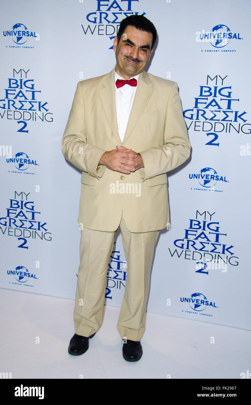 Sydney, Australien 6. März 2016: VIPs und prominente gesehen Ankunft auf dem weißen Teppich für die My Big Fat Greek Hochzeit 2 Movie Premiere stattfand zu platzieren, an der Veranstaltung Kinos George St, Sydney. Generalkonsulat von Griechenland in Sydney, Dr. Stavros Kyrimis Credit ist abgebildet: Mjmediabox Alamy Live News Stockfoto