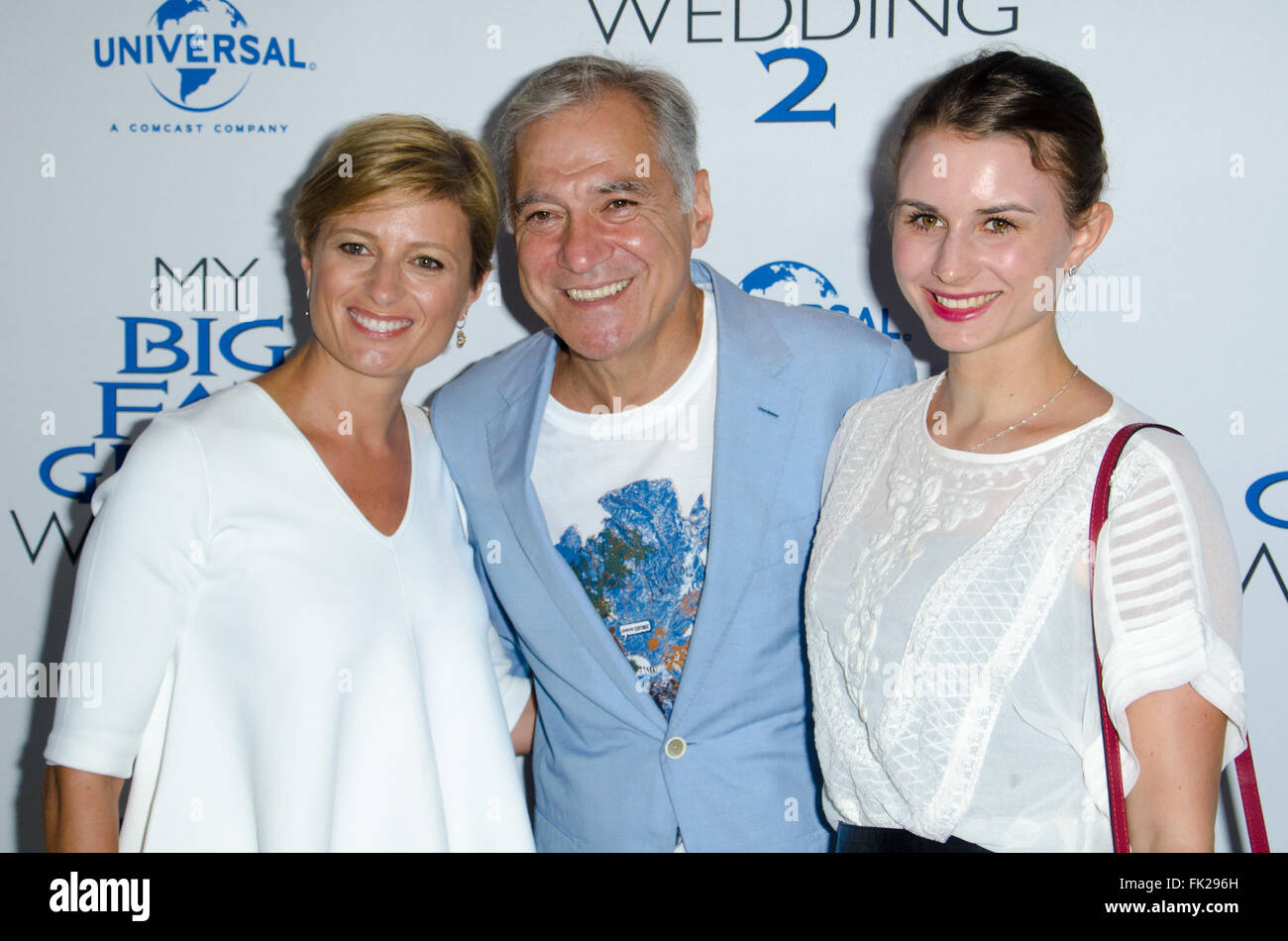 Sydney, Australien 6. März 2016: VIPs und prominente gesehen Ankunft auf dem weißen Teppich für die My Big Fat Greek Hochzeit 2 Movie Premiere stattfand zu platzieren, an der Veranstaltung Kinos George St, Sydney. Bildnachweis: Mjmediabox Alamy Live News Stockfoto