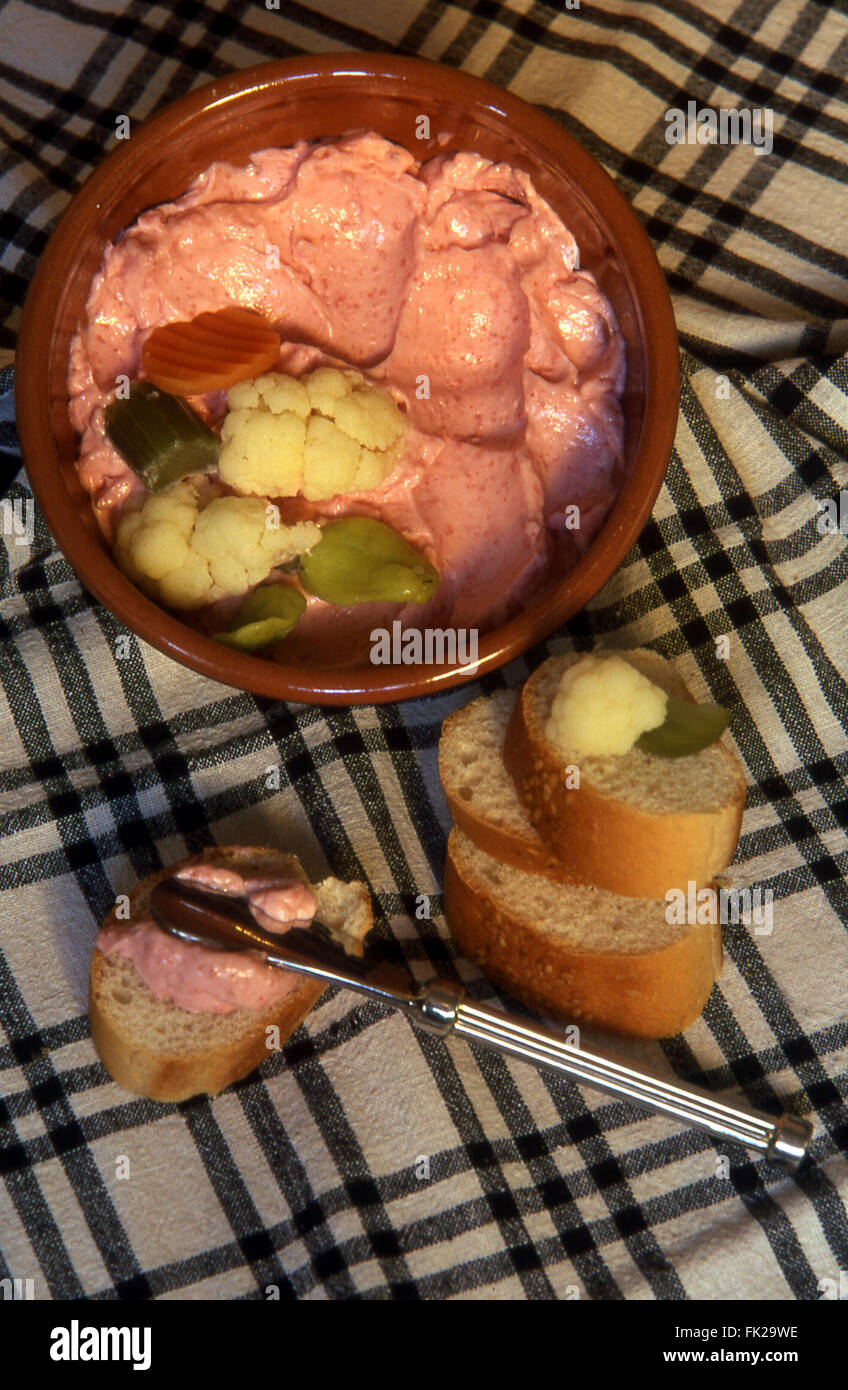 Taramosalata und Brot, Athen, Attika, Griechenland Stockfoto