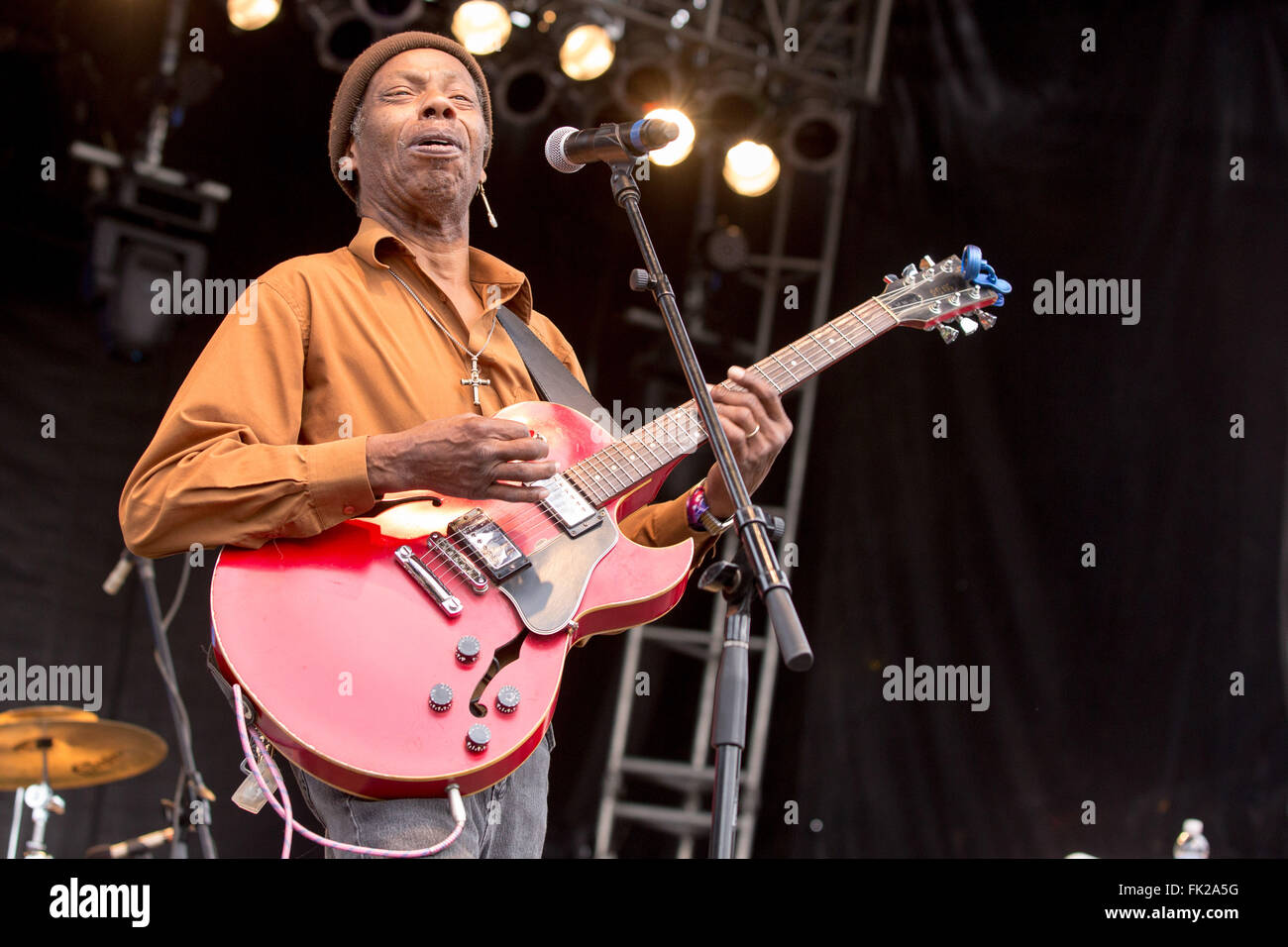 Okeechobee, Florida, USA. 5. März 2016. Musiker WALTER "WOLFMAN" WASHINGTON führt live am Klavier auf dem Okeechobee-Musikfestival in Okeechobee, Florida Credit: Daniel DeSlover/ZUMA Draht/Alamy Live News Stockfoto