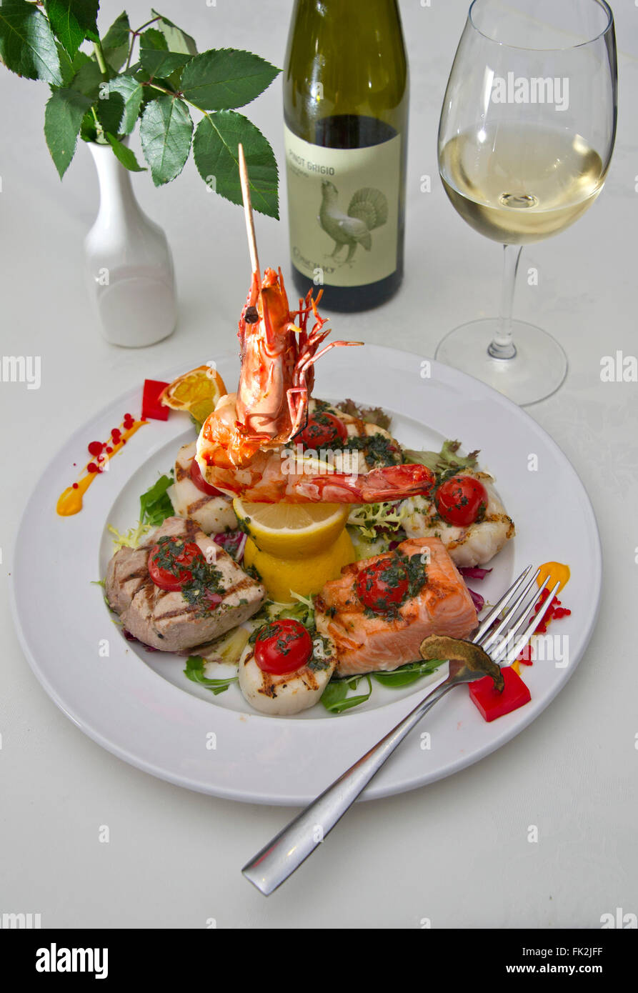 Gemischte Fischplatte. eine UK-Food-Küche-Restaurant kochen kochen Italienisch Stockfoto