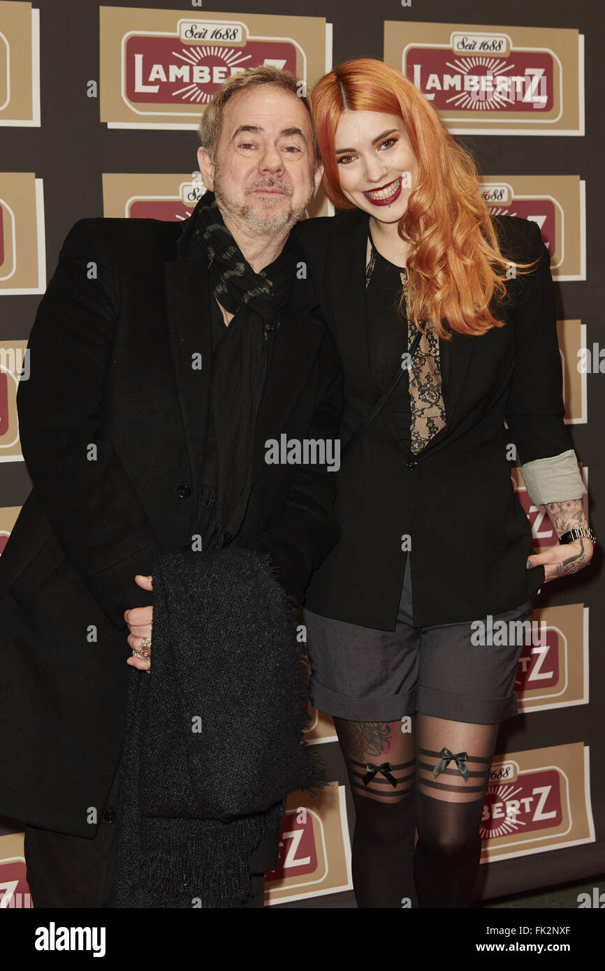 Lambertz Monday Night 2016 im Alter Wartesaal.  Mitwirkende: Helmut Zerlegt, Jana Zerlett Where: Köln bei: 3. Februar 2016 Stockfoto