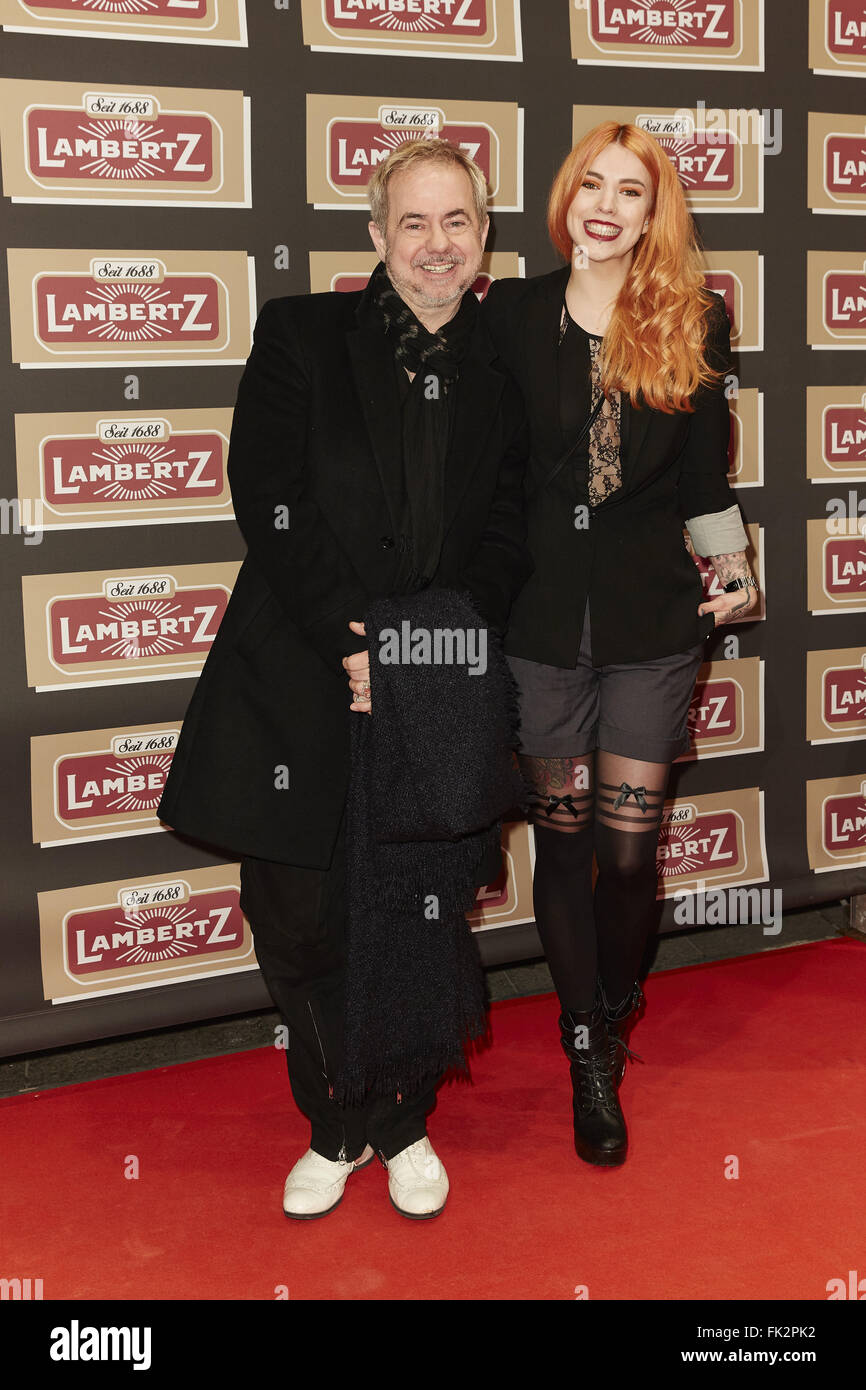 Lambertz Monday Night 2016 im Alter Wartesaal.  Mitwirkende: Helmut Zerlegt, Jana Zerlett Where: Köln bei: 3. Februar 2016 Stockfoto