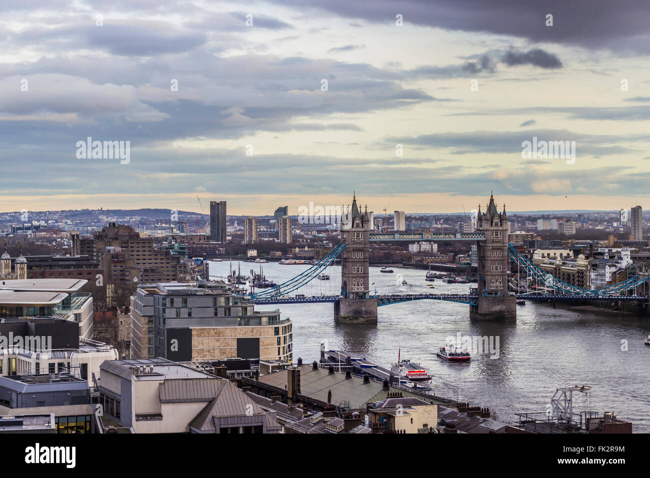 Tower Bridge und die Themse in London Stockfoto