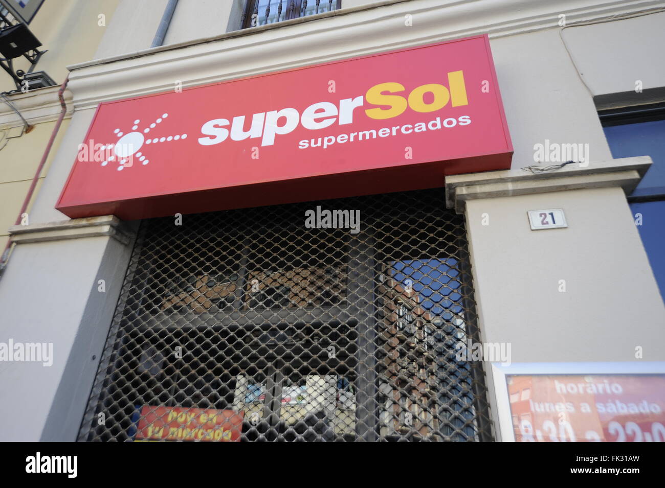 SuperSol ist ein Mini-Supermarkt befindet sich aus Spanien, gut zum Einkaufen für waren für Ihre Heimat ect Stockfoto