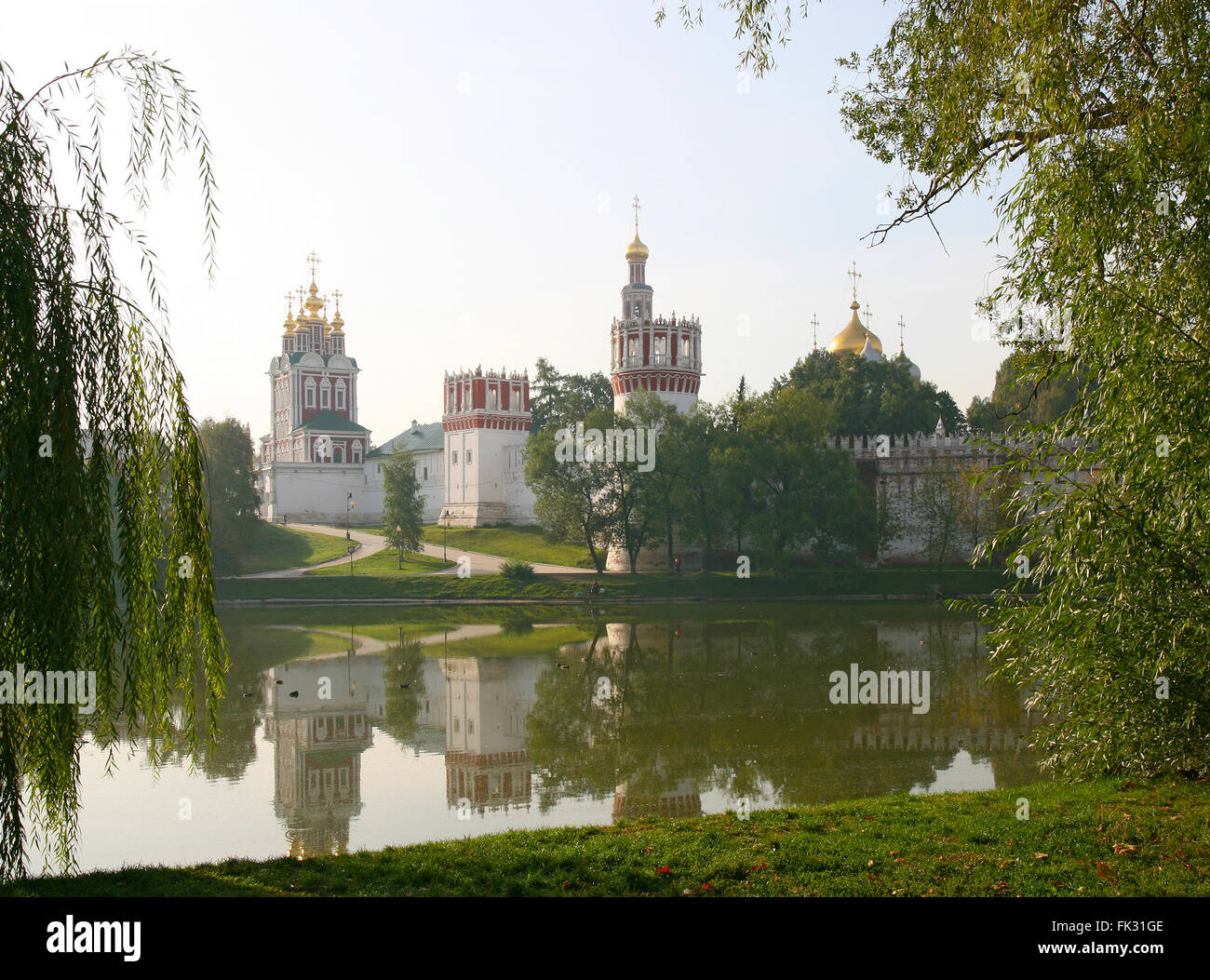 Art auf dem Novodevichiy-Kloster im September. Stockfoto