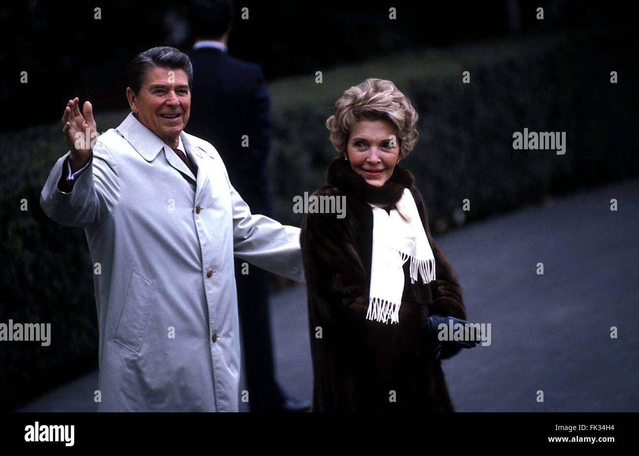 6. März 2016 - gestorben NANCY REAGAN, Ronald Reagans Witwe und die First Lady von 1981 bis 1989, s. 94. Die Ursache des Todes war Herzinsuffizienz. Im Bild: 1985 - Präsident RONALD REAGAN mit Frau NANCY REAGAN in Washington DC. (Kredit-Bild: © James Colburn/Globe Photos/ZUMAPRESS.com) Stockfoto