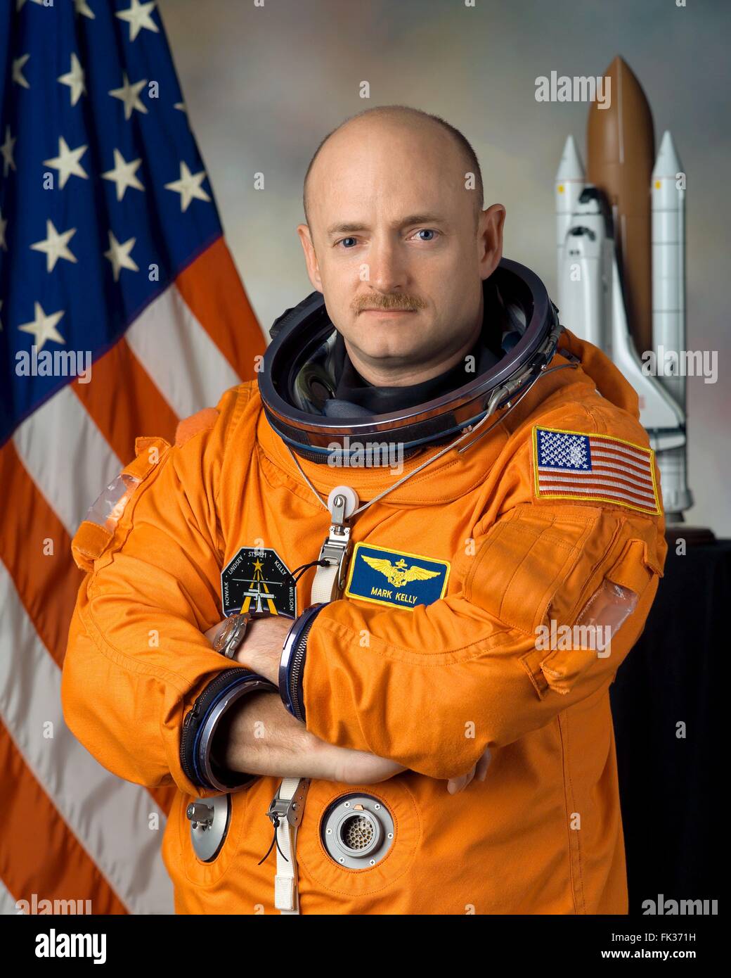 NASA-Astronauten Mark Kelly, Kommandant der Raumfähre, offizielle Porträt in seinem Shuttle-Start und Eintrag Anzug am Johnson Space Center 5. Januar 2005 in Houston, Texas. Stockfoto