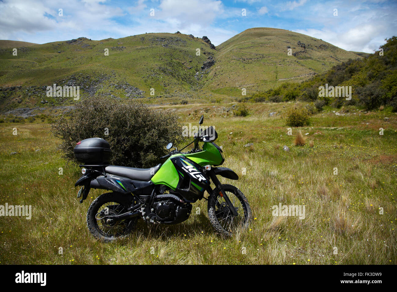 Adventure-Motorrad Kawasaki KLR650, Nevis Valley, Central Otago, Südinsel, Neuseeland Stockfoto